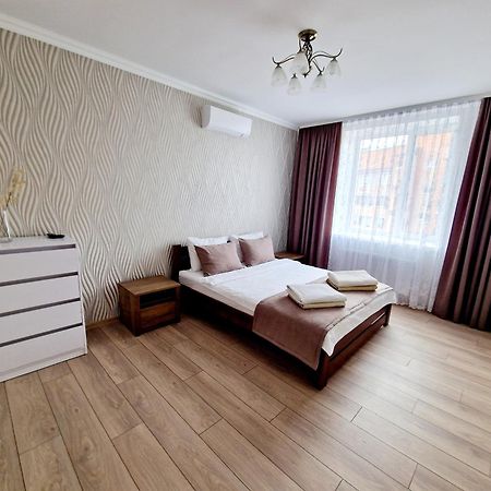 Apartament On Chornovola, 40 Жк "Варварівка" Lutsʼk Exterior foto