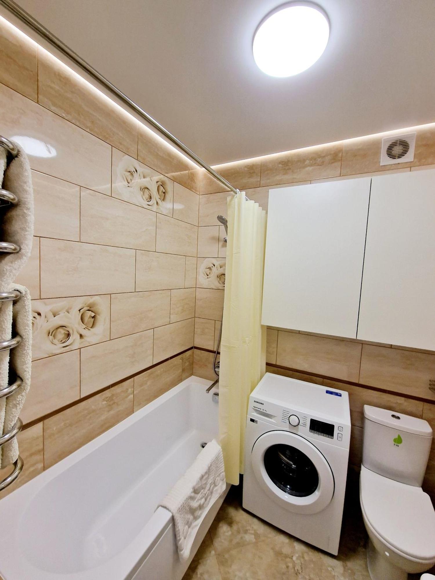 Apartament On Chornovola, 40 Жк "Варварівка" Lutsʼk Exterior foto